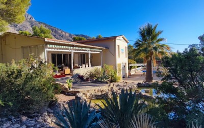 Villa mit wunderschönem Bergblick in Altea La Vella